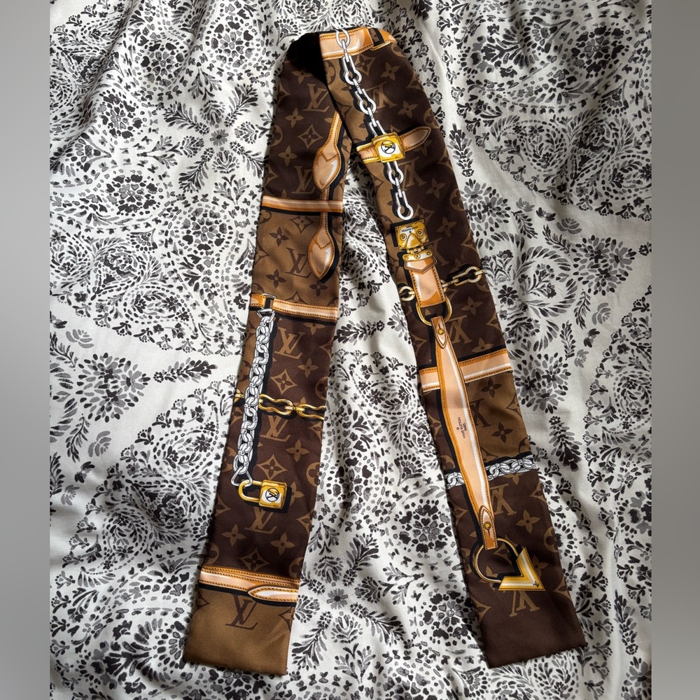 Louis Vuitton Brown and Gold Monogram Scarf